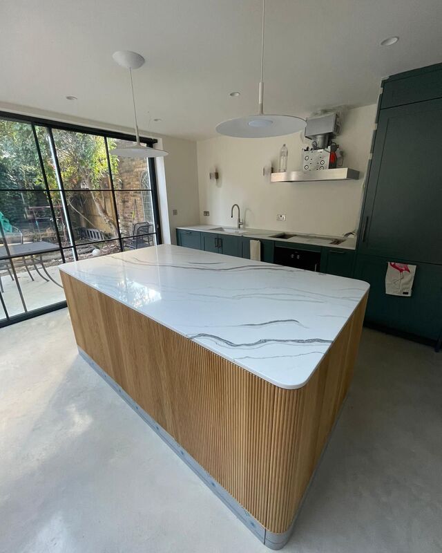 The same island fitted with Monaco quartz